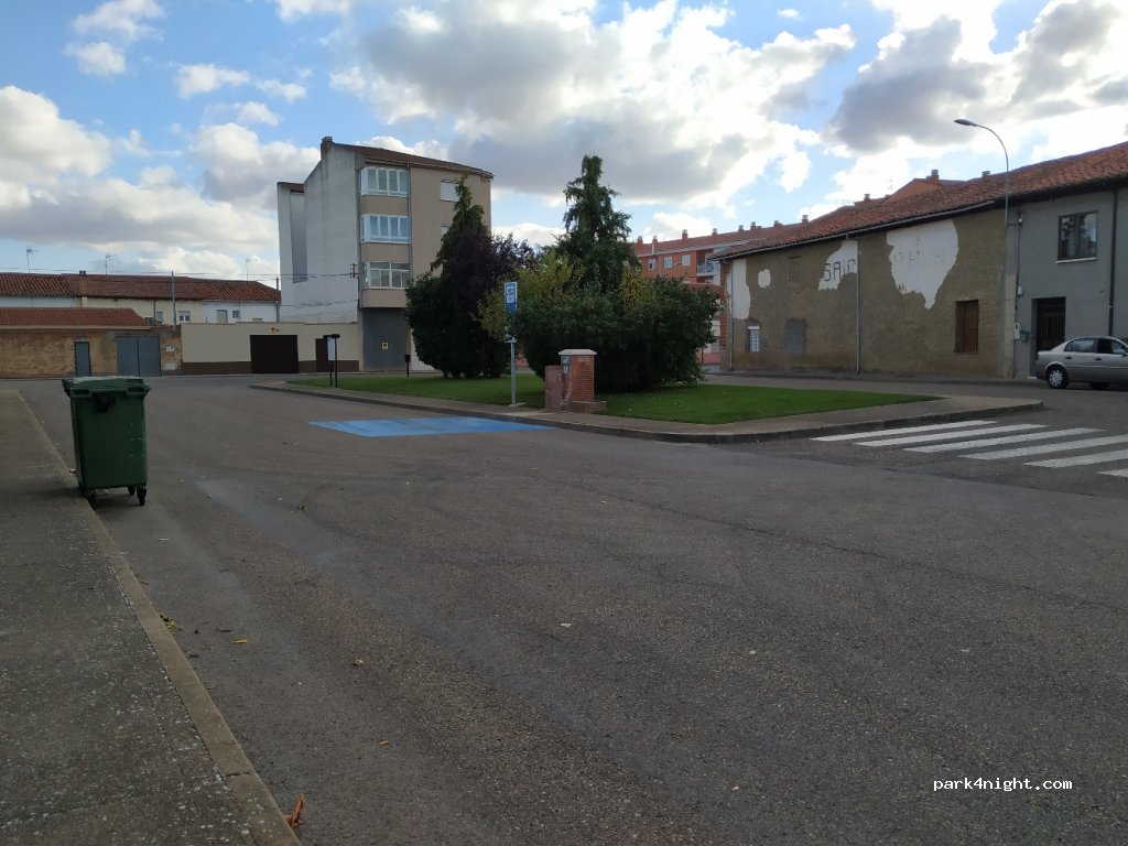 (24240) Santa María del Páramo - 12 Calle la Canal — foto
