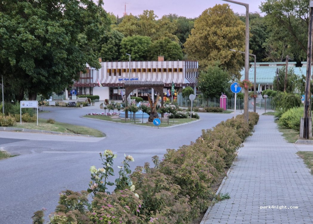 (7275) Igal - 30 Rákóczi tér — foto 2