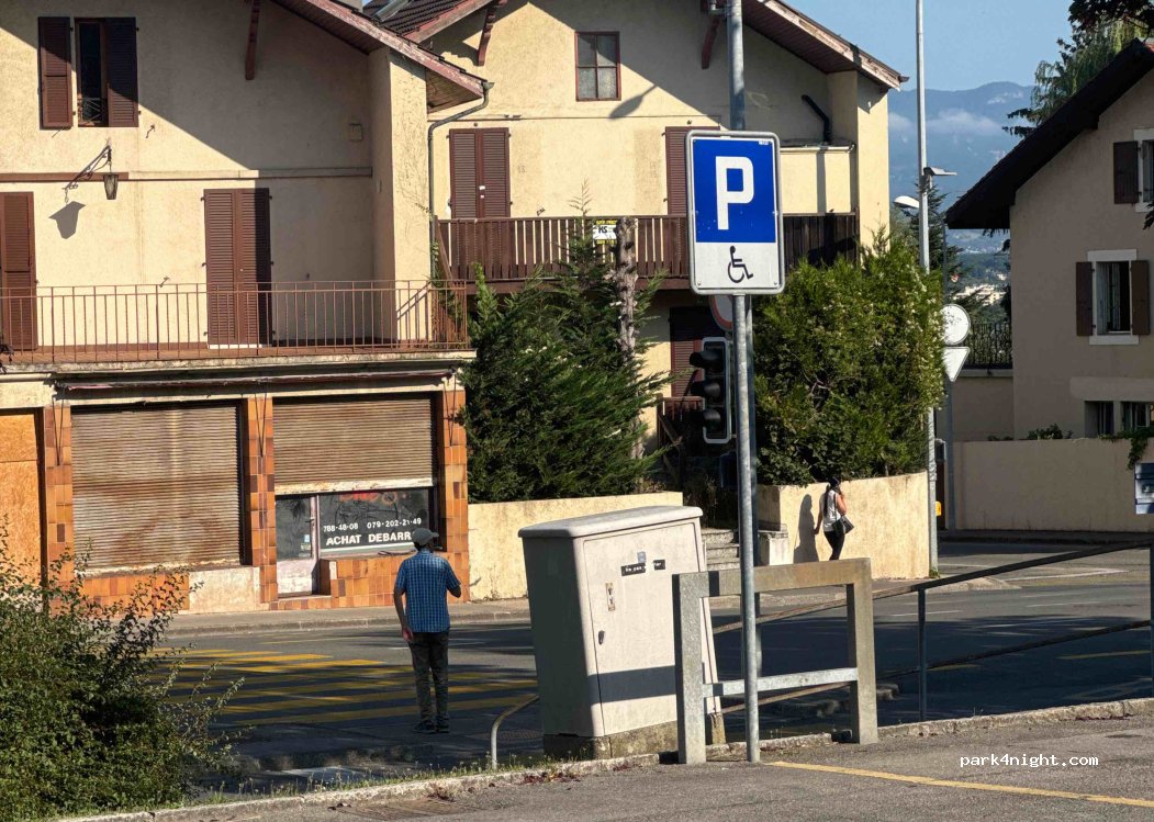 (1218) Le Grand-Saconnex - Rte de Colovrex — foto