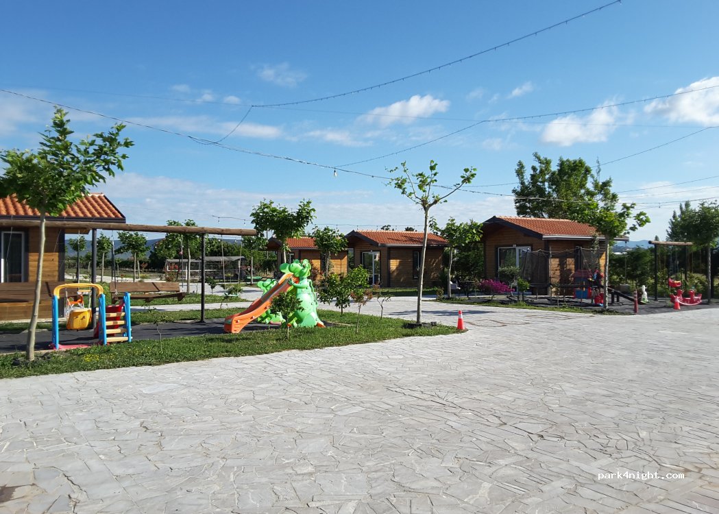 Bar Restorant Hotel Camping Natyra e Ishullit — foto 5