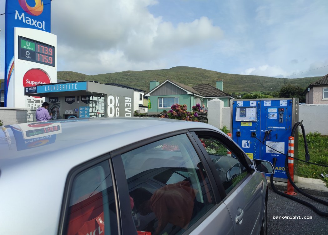 (V23 T440) Cahersiveen - New St — foto