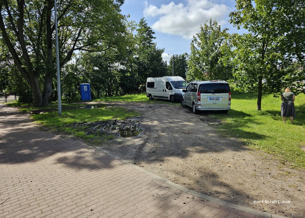 (72-320) Trzebiatów - 8 Targowa — foto