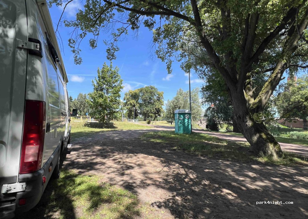 (72-320) Trzebiatów - 8 Targowa — foto 4