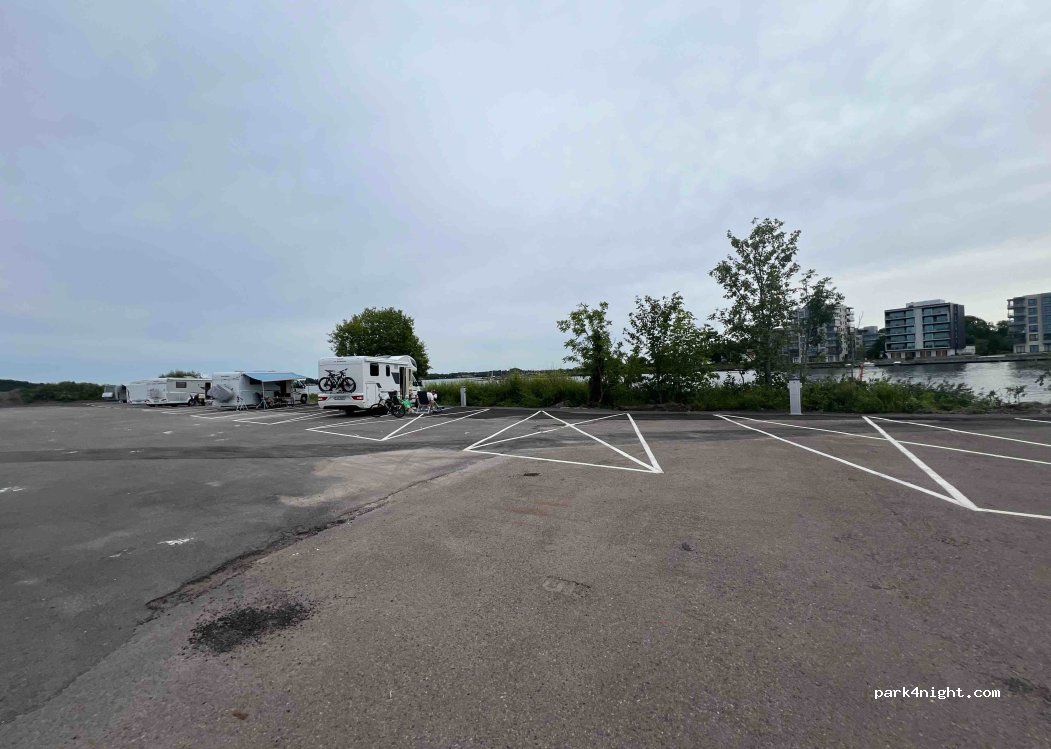 Stensarmen bobilparkering — foto 3