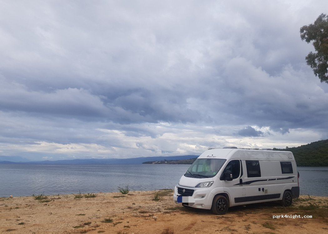 (300 04) Loutraki - Eparchiaki Odos Vonitsas - Loutrakiou — foto