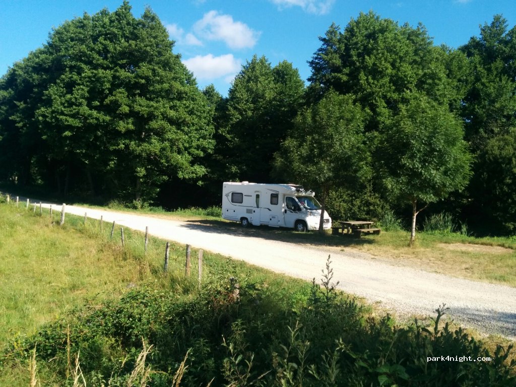 (12420) Argences-en-Aubrac - D537 — foto