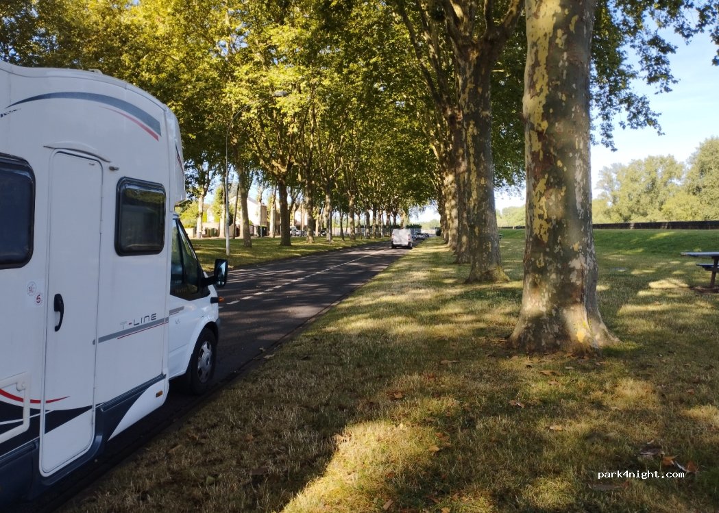(45100) Orléans - 15 Avenue du Champ de Mars — foto