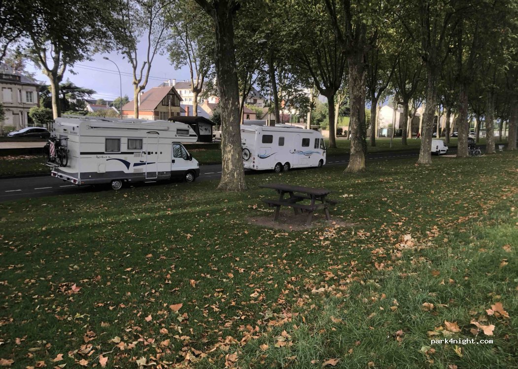 (45100) Orléans - 15 Avenue du Champ de Mars — foto 3