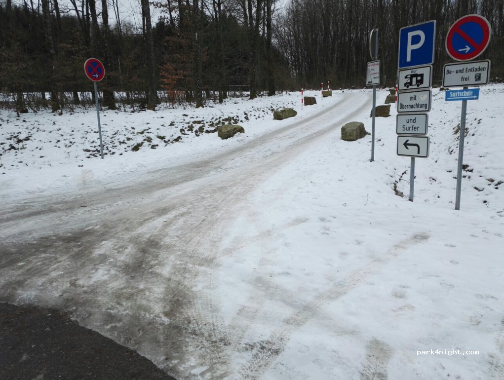 Wohnmobilstellplatz Gonnesweiler | Parkplatz P3 Surferbasis — foto