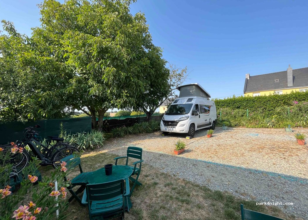 (22600) Saint-Maudan - la croix de la ville gestin N4 — foto