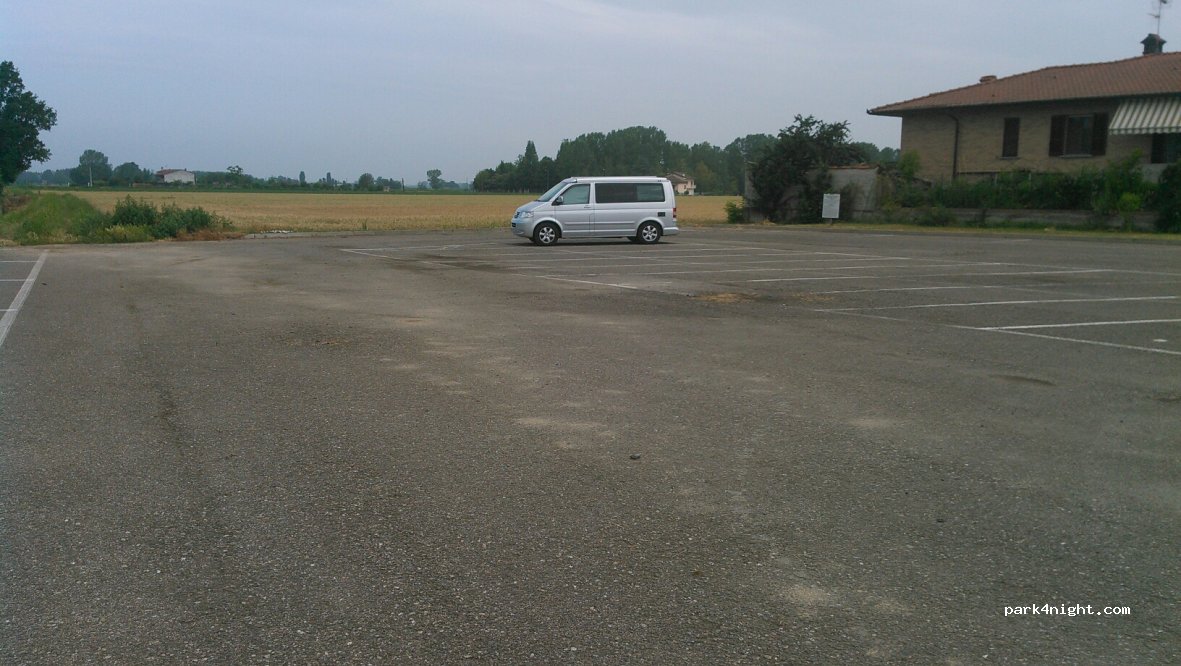 (27017) Pieve Porto Morone - 2 Strada Provinciale 35 — foto