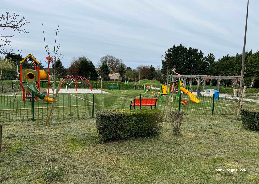 (16410) Sers - Rue du Champ de Foire — foto 4