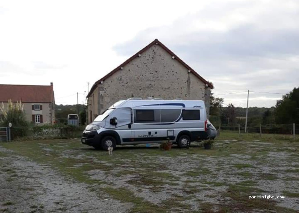 (87190) Magnac-Laval - La Grande Roche — foto 3