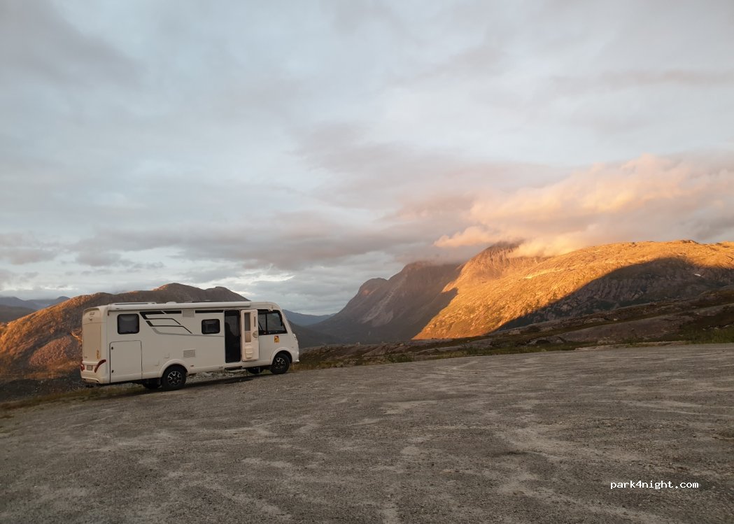 (8523) Fjelbu - — foto
