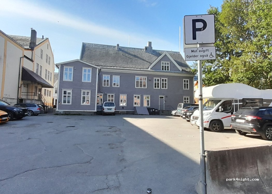 (9008) Tromsø - 10 Havnegata — foto