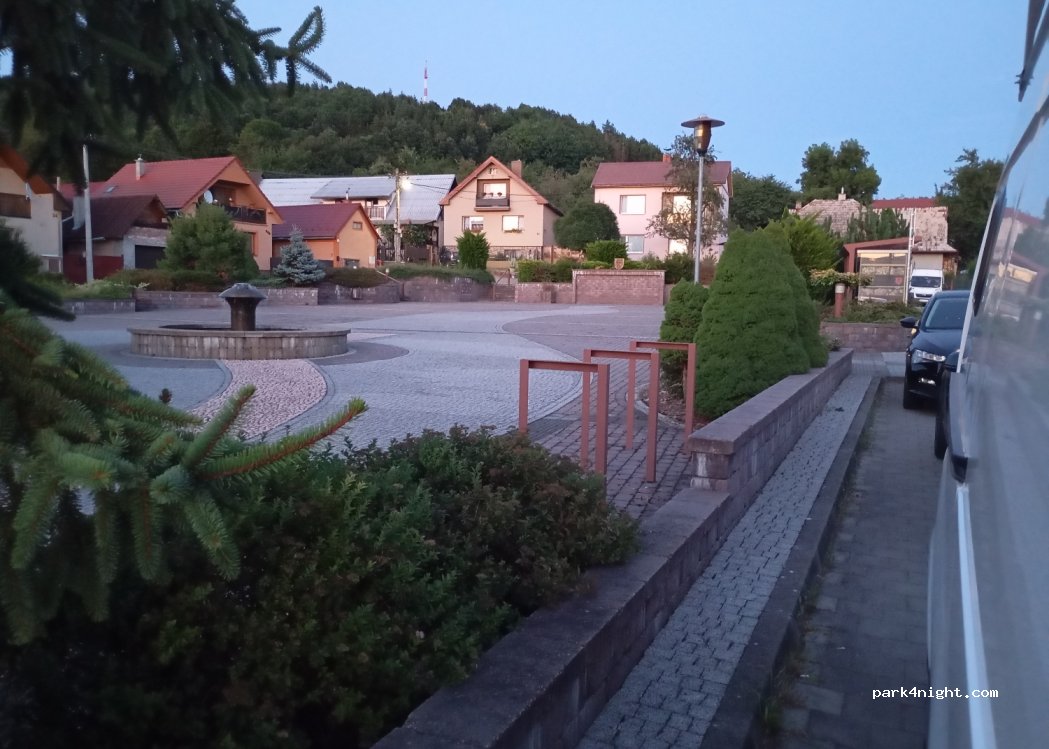 (965 01) Ladomerská Vieska - Unnamed Road — foto 2
