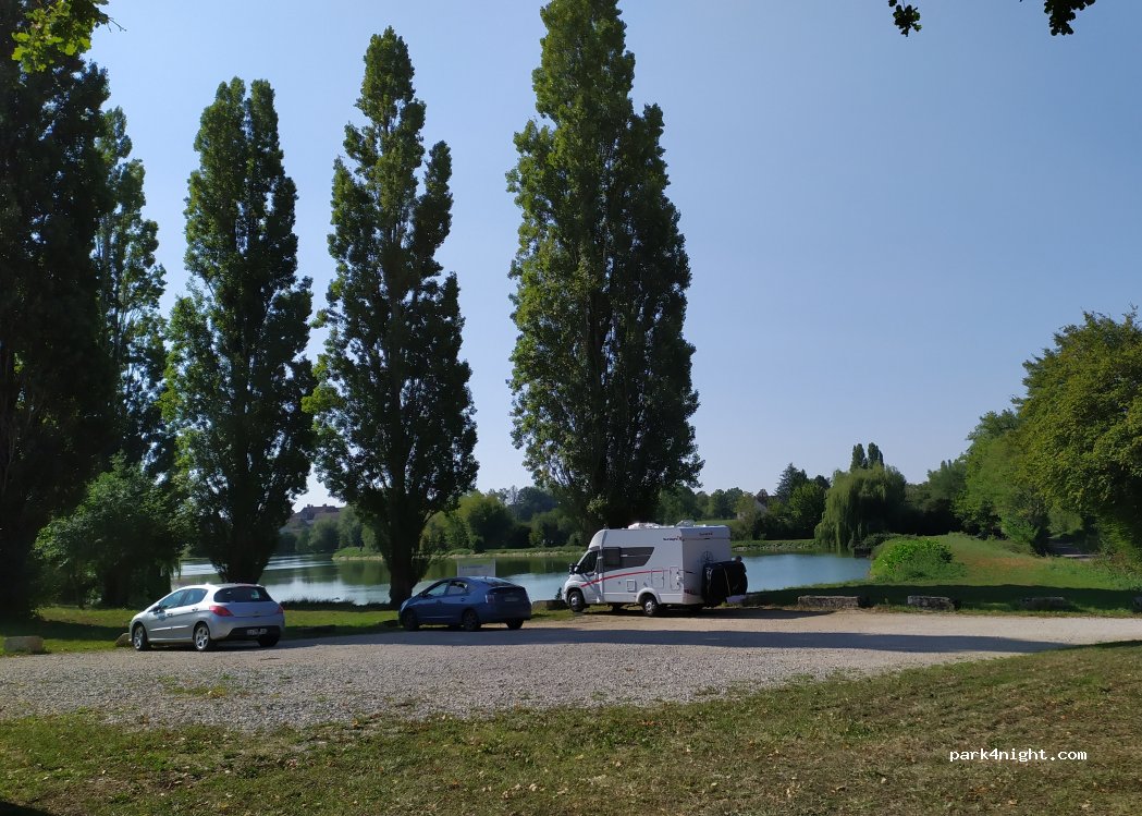 (71330) Saint-Germain-du-Bois - 4 Champ de la Croix Rouge — foto 4