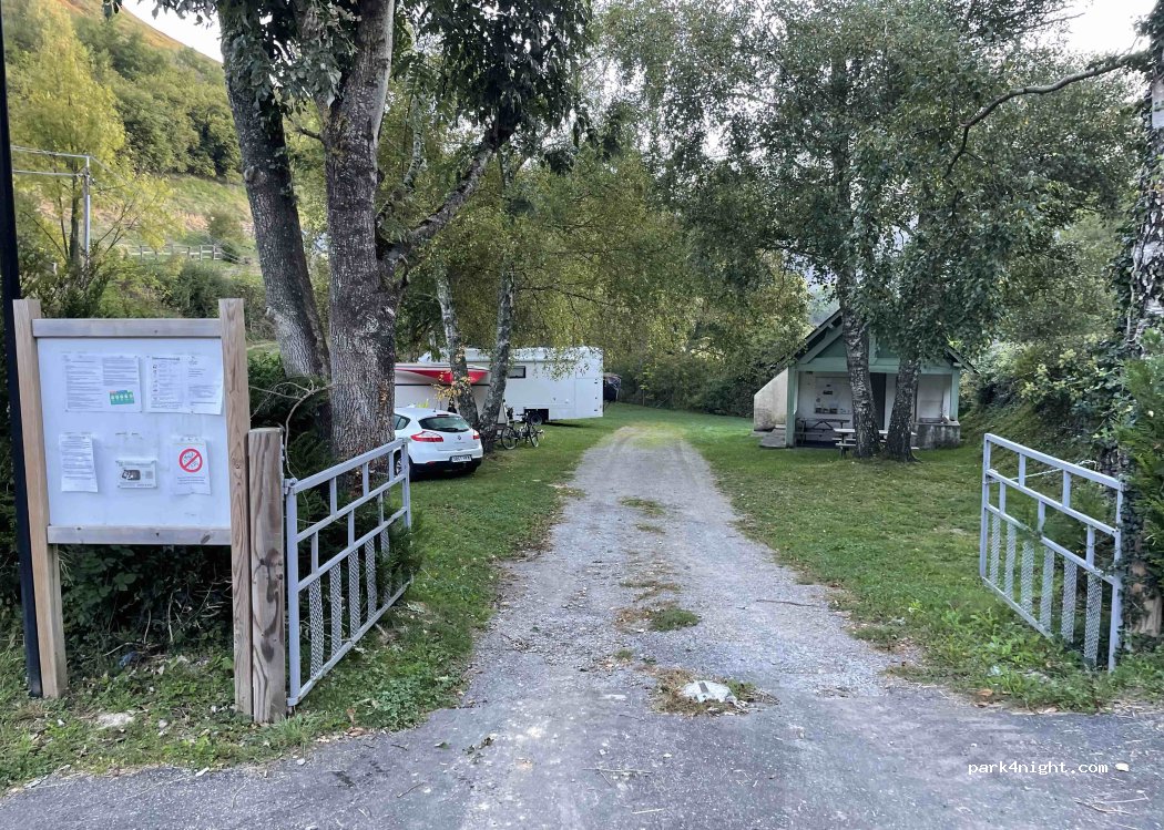 Aire naturelle de camping Osse-en-Aspe — foto 2