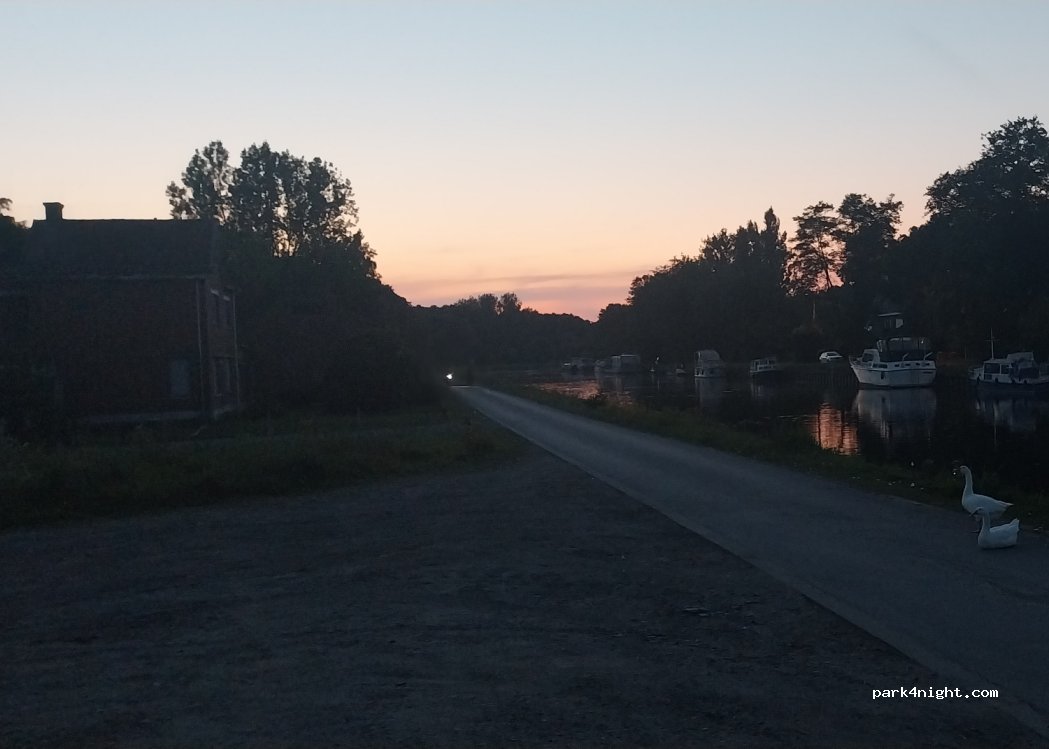 (2800) Mechelen - 40 Thiebroekvaart — foto