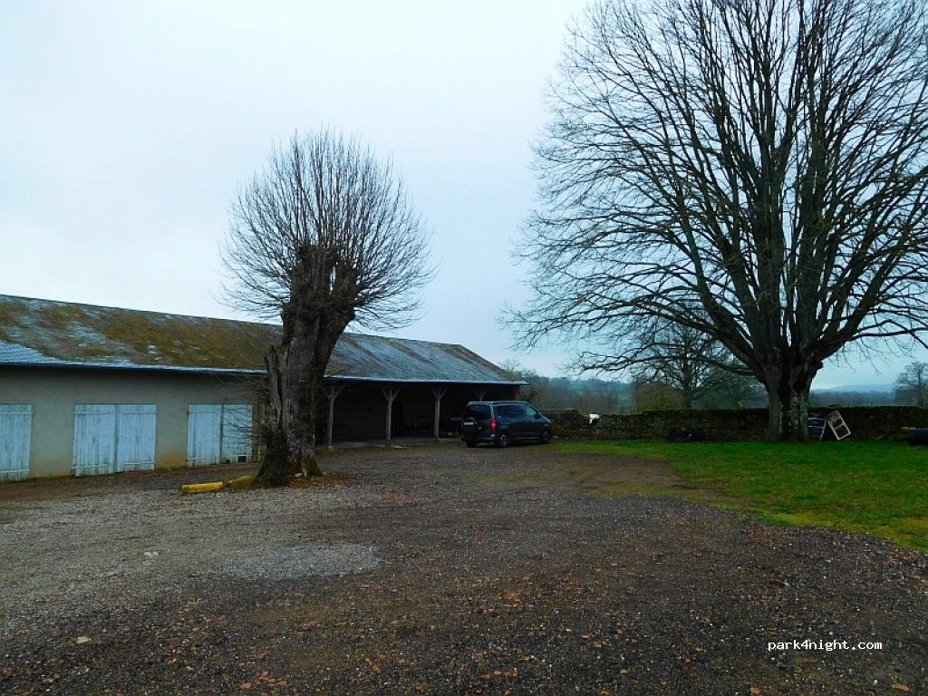 (58700) Lurcy-le-Bourg - 54-57 Le Bourg — foto 3