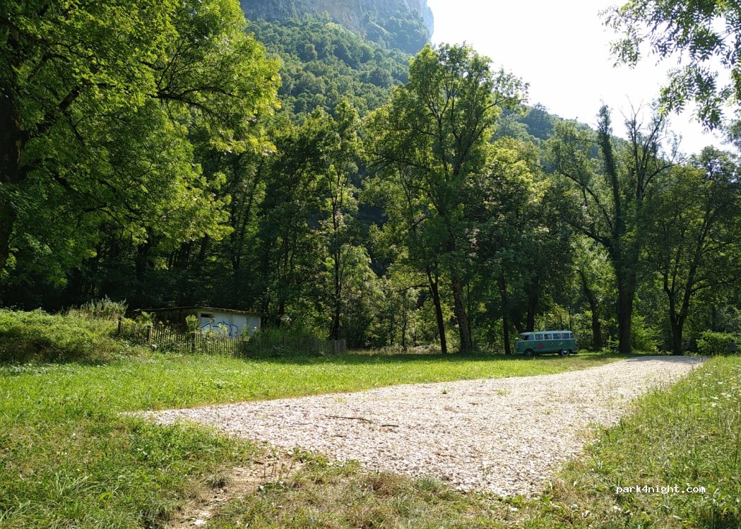 (38680) Châtelus - Unnamed road — foto