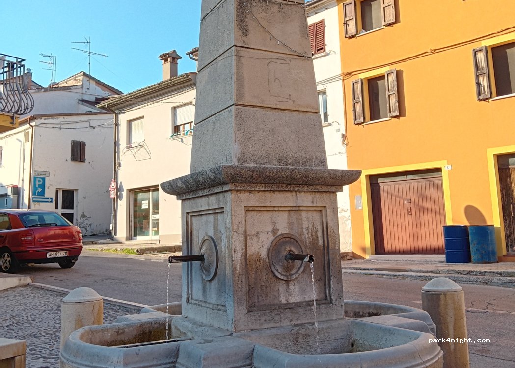 (47854) Taverna - 511 Via Giacomo Matteotti — foto