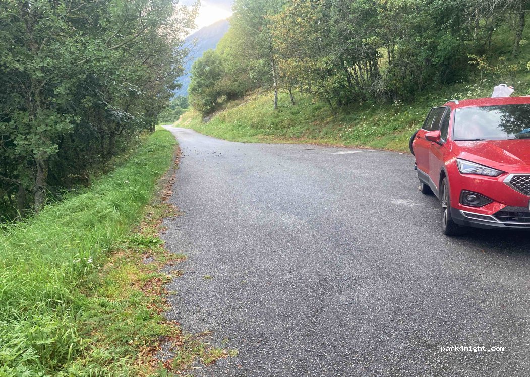 (3939) Eggerberg - Unnamed Road — foto