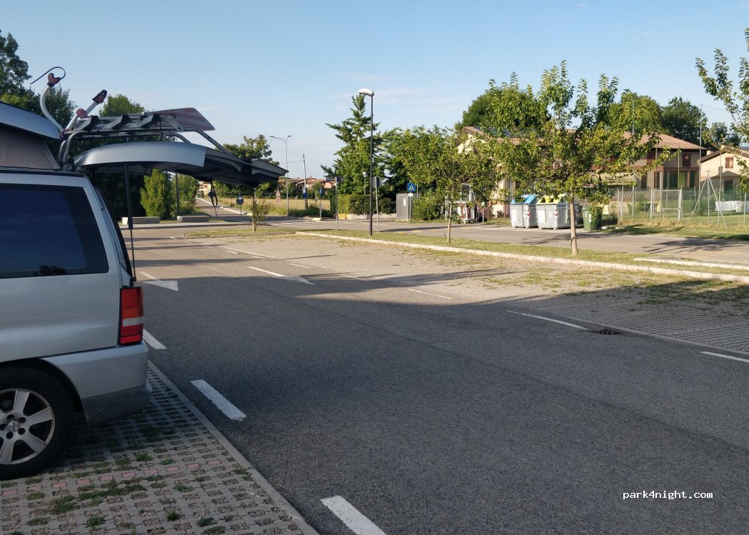 (42020) Puianello - 15 Via Angeli di Beslan — foto