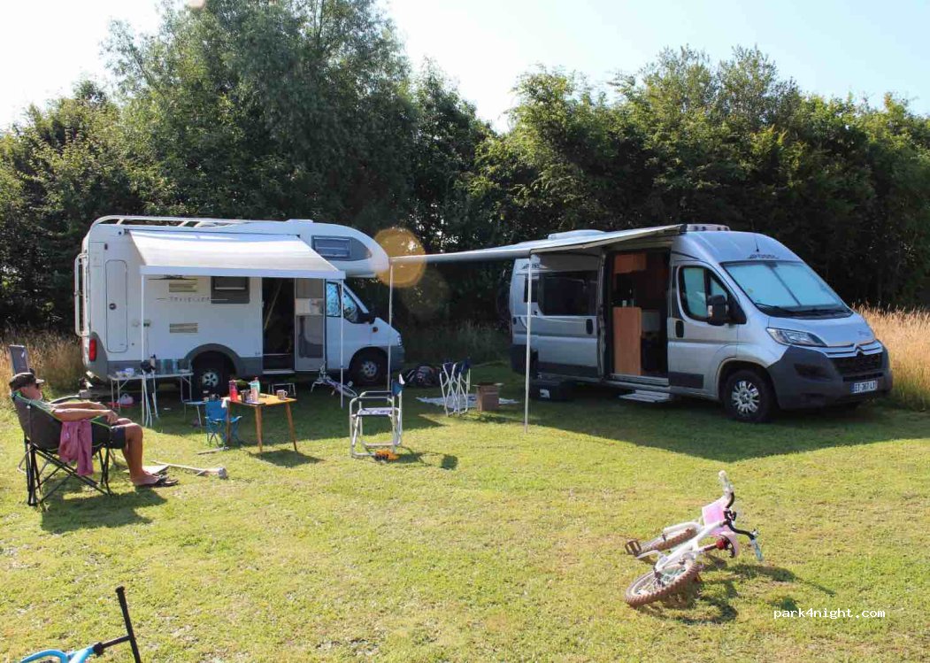 Magpie Meadow Wild Camping Site — foto