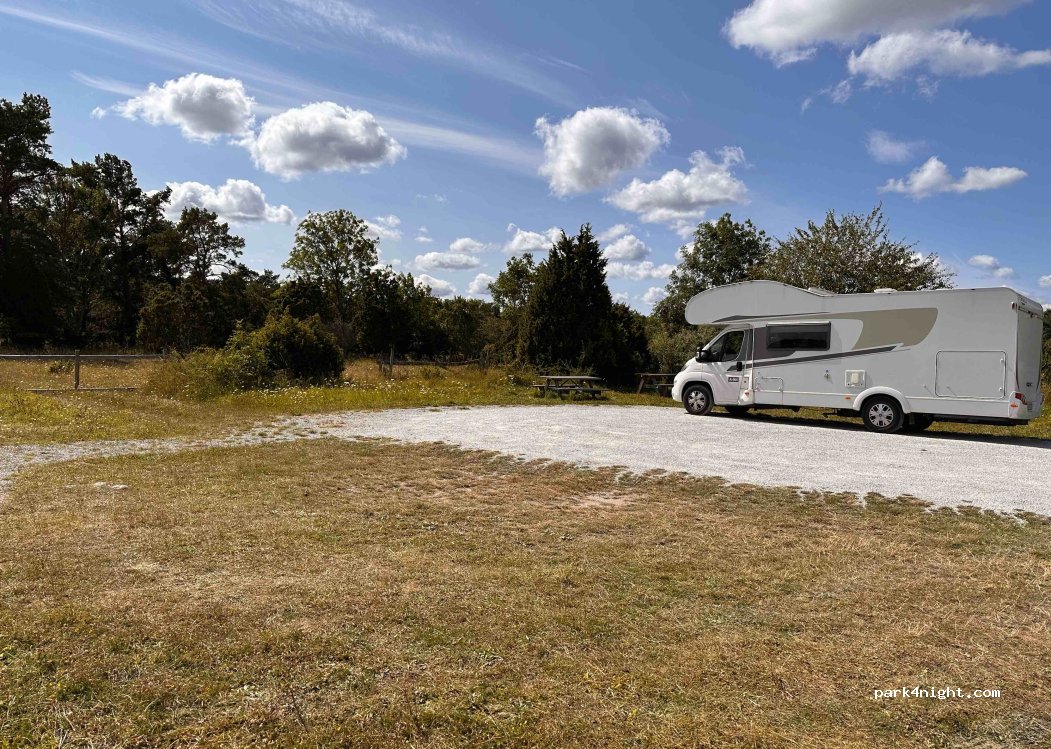 (623 64) Ljugarn - Unnamed Road — foto 4