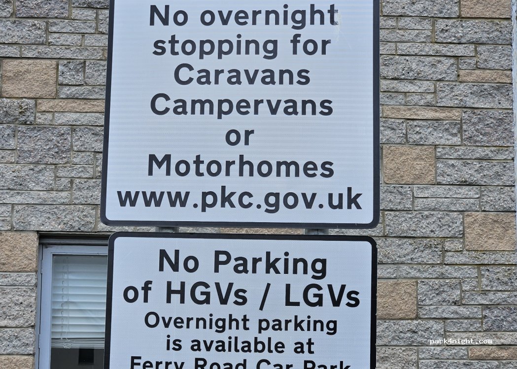 (PH16 5BX) Pitlochry - 38-46 Atholl Road — foto