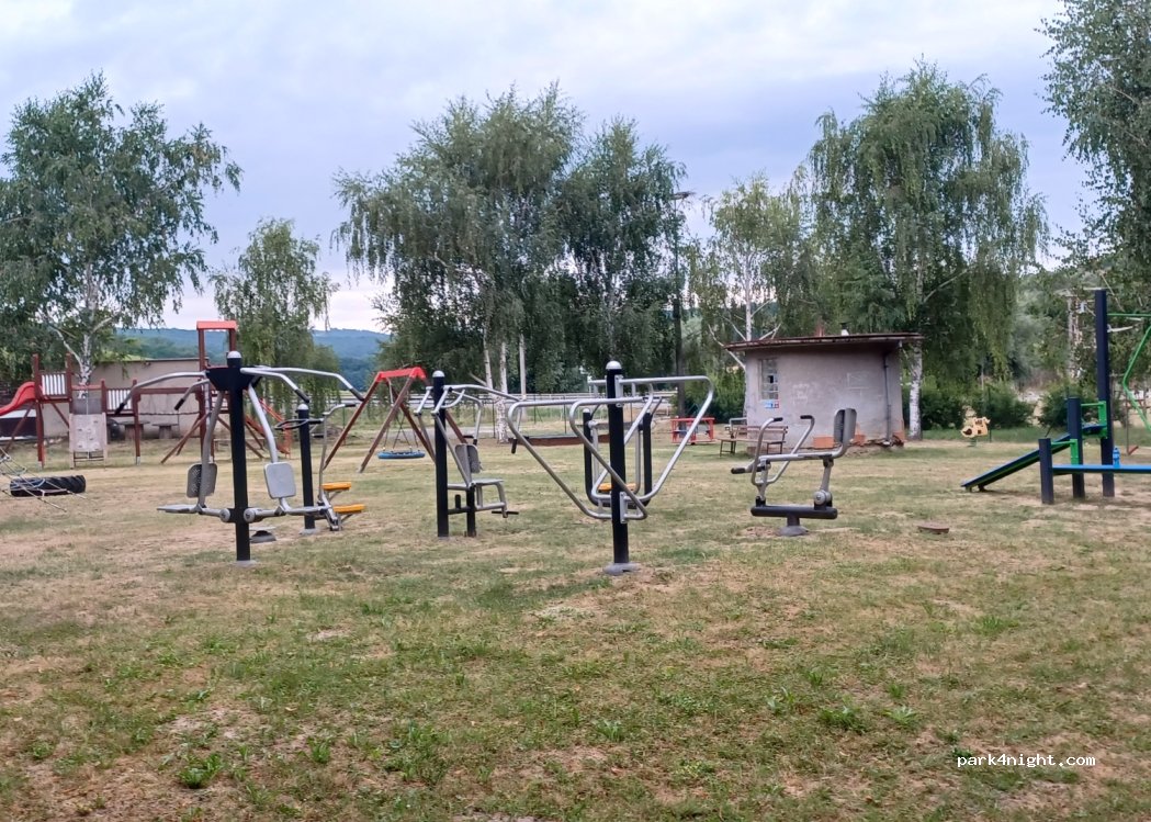 (691 88) Milovice - Unnamed Road — foto 2