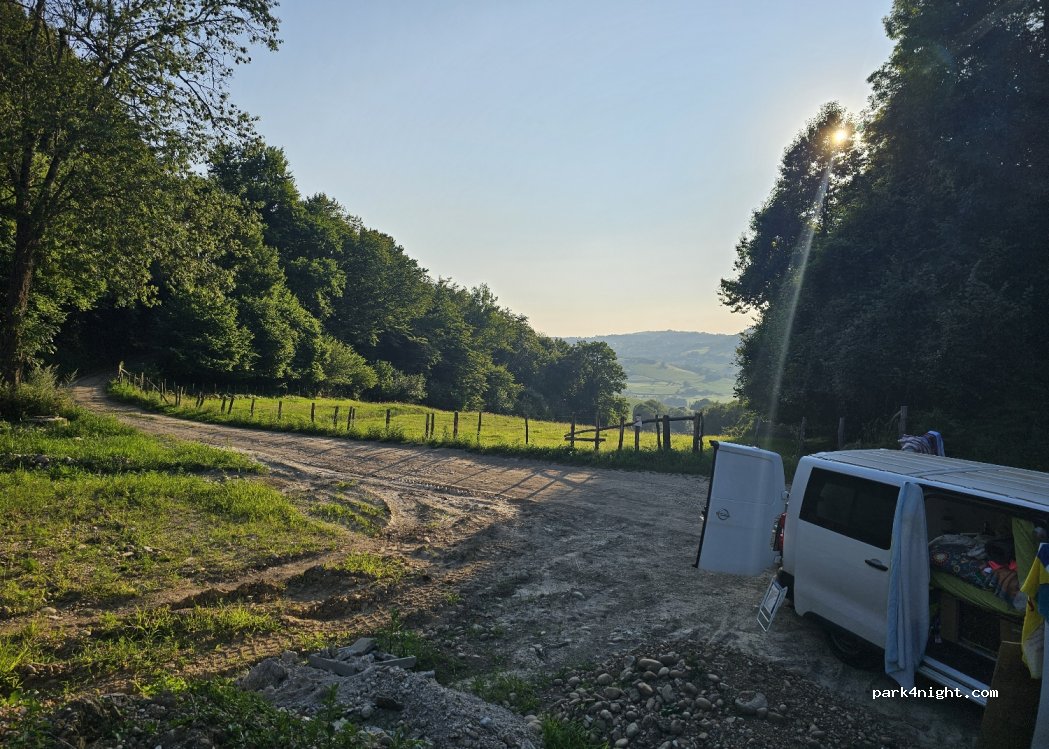(38690) Châbons - — foto