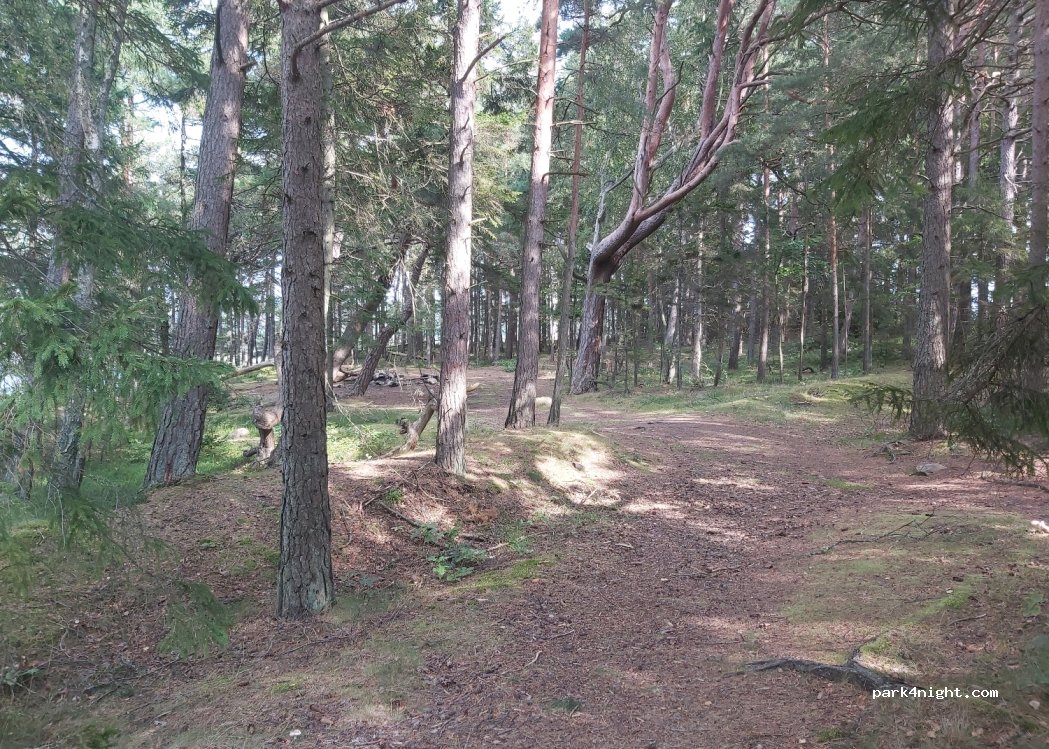 (451 77) Herrestad - — foto