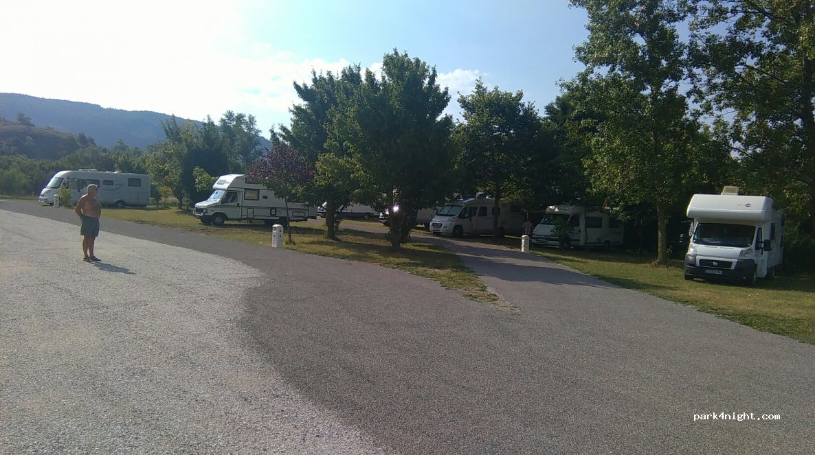 Aire de Camping Car de Sainte Eulalie de Cernon — foto 2