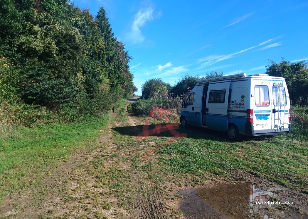 (GL54 3DL) Cheltenham - Unnamed Road — foto 2