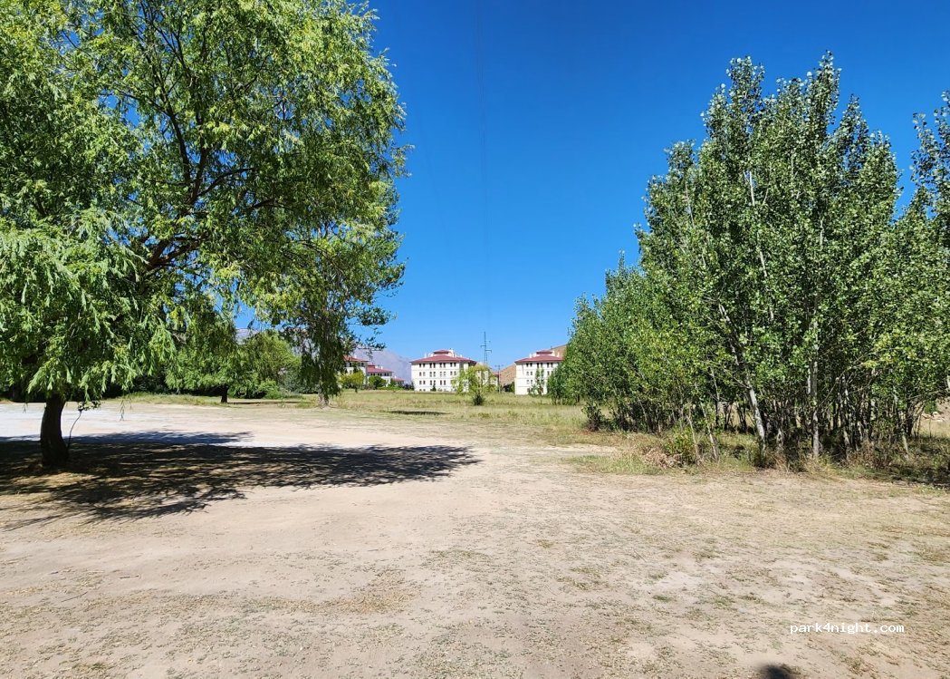 (24002) Erzincan Merkez - Girlevik Şelalesi önü — foto 2