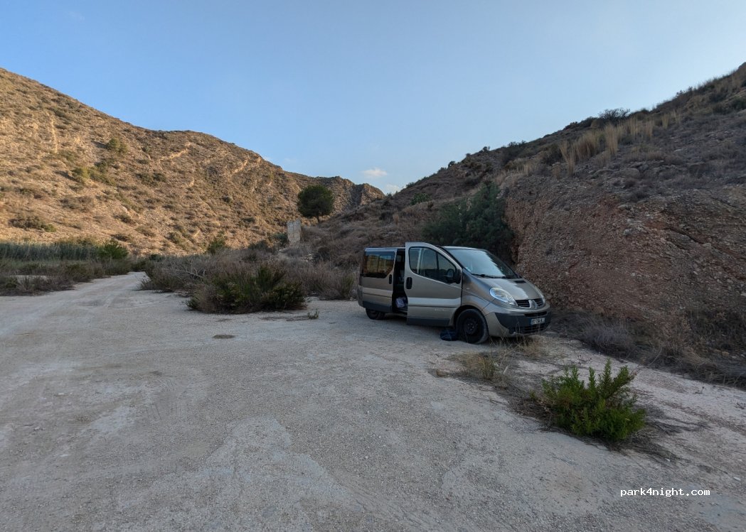 (03680) Alacant - 109 Plaça Poligono 12 — foto 2