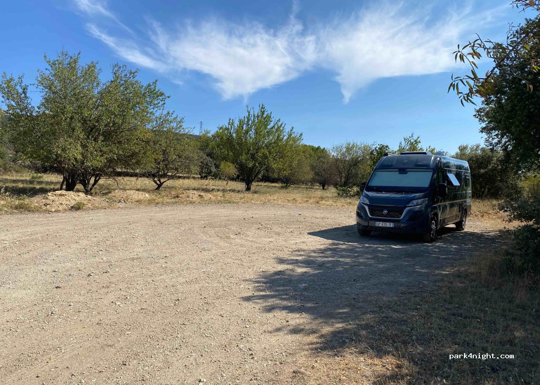 (13430) Eyguières - — foto