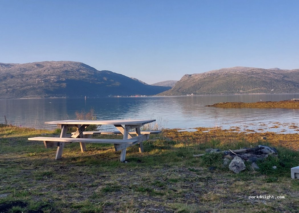 (9100) Kvaløysletta - 897 Kvaløyvågvegen — foto 2