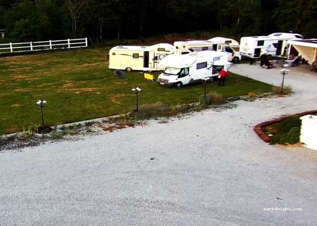 Pakri Parun campsite and accommodation — foto