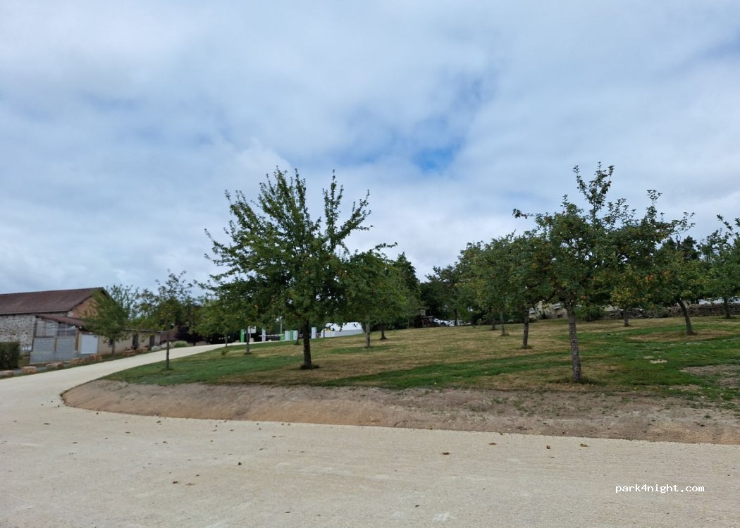 (87500) Le Chalard - 17 Rue du Château D’Eau — foto