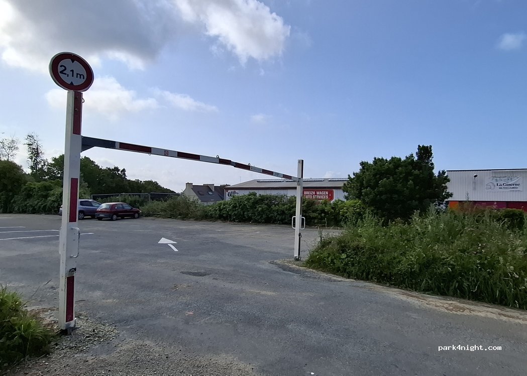 (29900) Concarneau - 112 Avenue de la Gare — foto 3