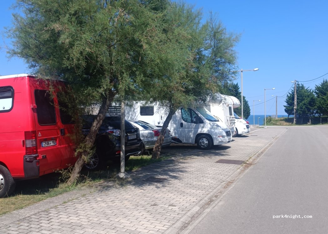 (39520) Comillas - 19 Paseo Llorens Masdeu — foto
