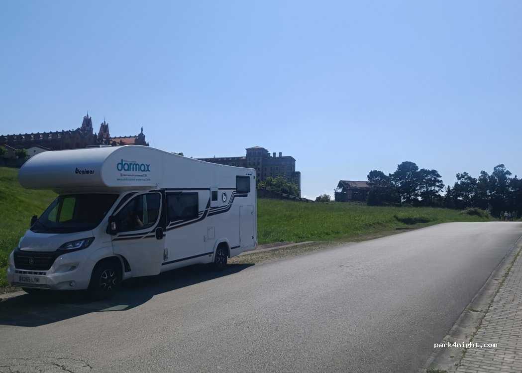 (39520) Comillas - 19 Paseo Llorens Masdeu — foto 2