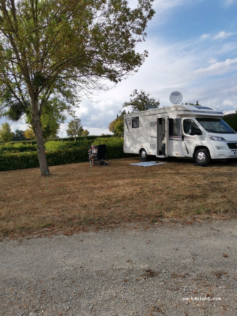 Camping municipal du Pont-de-Pierre, Arrou — foto 2