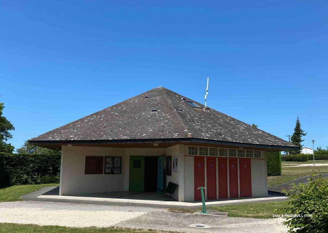Camping municipal du Pont-de-Pierre, Arrou — foto 3