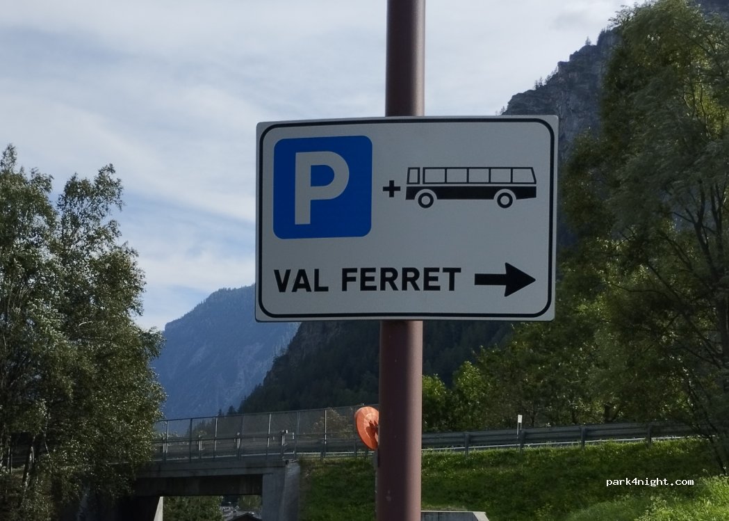 (11013) Courmayeur - Unnamed Road — foto
