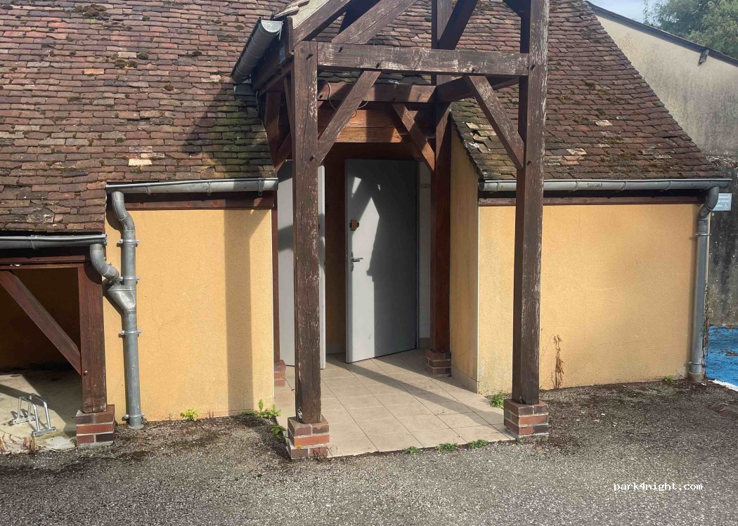 (89150) Domats - 12 Place de l'Église — foto 3
