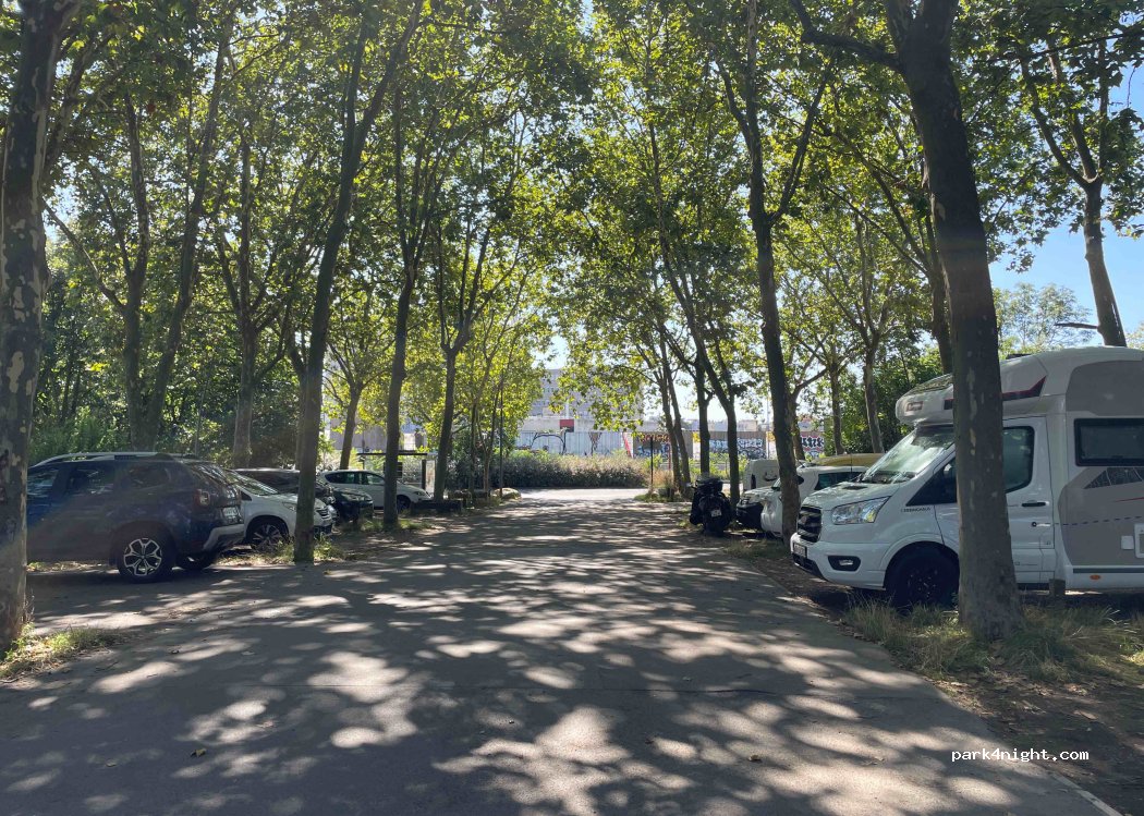(92700) Colombes - 3 Parc Departemental Pierre Lagravere — foto 4